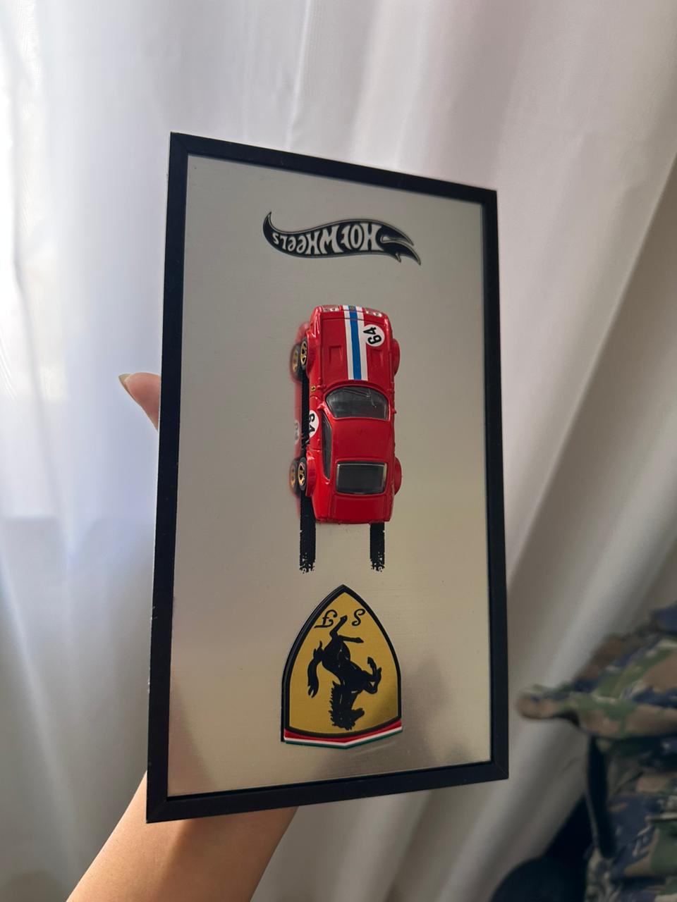 Quadro Decorativo Ferrari 3D Premium – Miniatura em Alto Relevo | Gênios do Acrílico